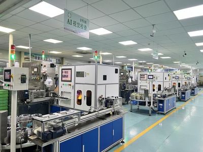 傳統(tǒng)產(chǎn)業(yè)工人的轉(zhuǎn)型之路 從制造業(yè)到經(jīng)營性互聯(lián)網(wǎng)文化服務(wù)